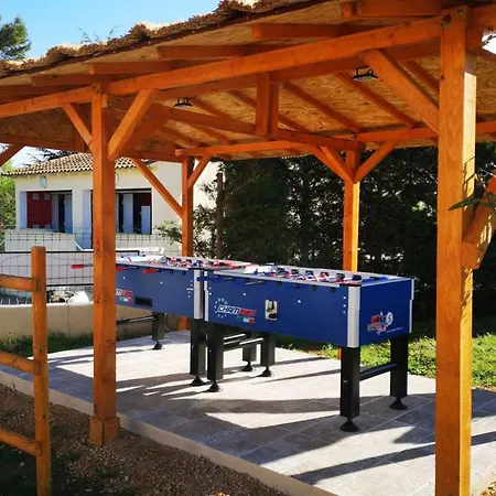 Cosy Avec Terrasse - 1 Chambre, 2 Personnes - Api-1-52-804 *