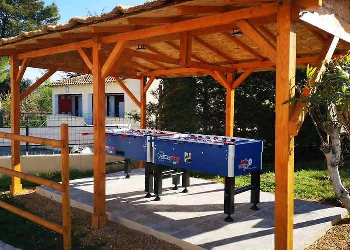 Cosy Avec Terrasse - 1 Chambre, 2 Personnes - Api-1-52-804 *